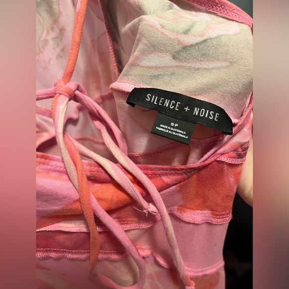 NWT Urban outfitters silence + noise, pink pattern halter mini dress, size s - Picture 6 of 6